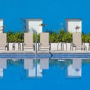 One Aeropuerto Hotel