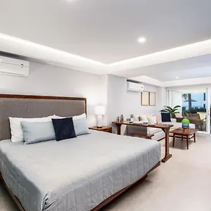  Apartment Harbor 1006