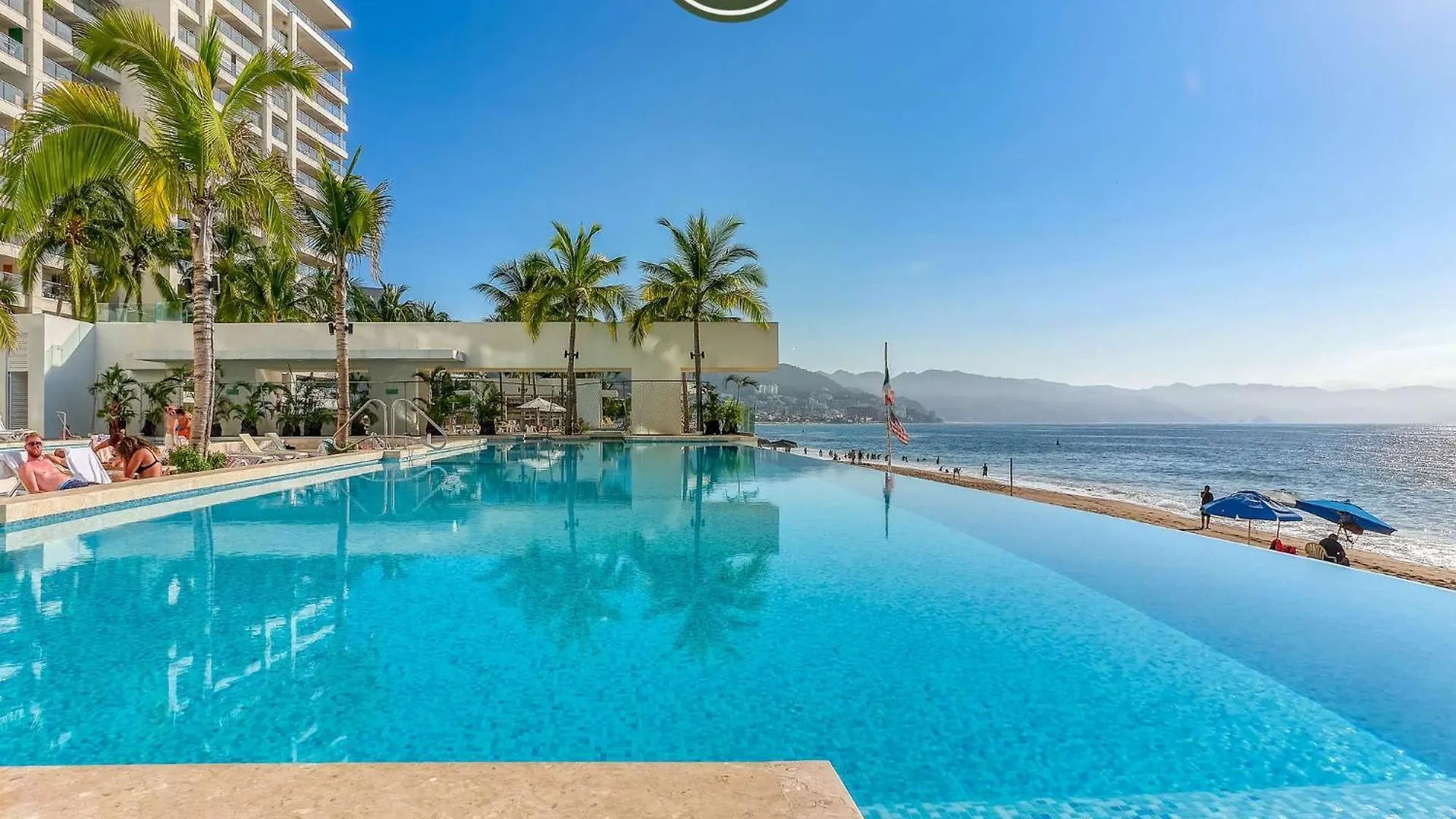 1 Bedroom Condo With Amazing Bay View - Beach - Pools Puerto Vallarta Apartment