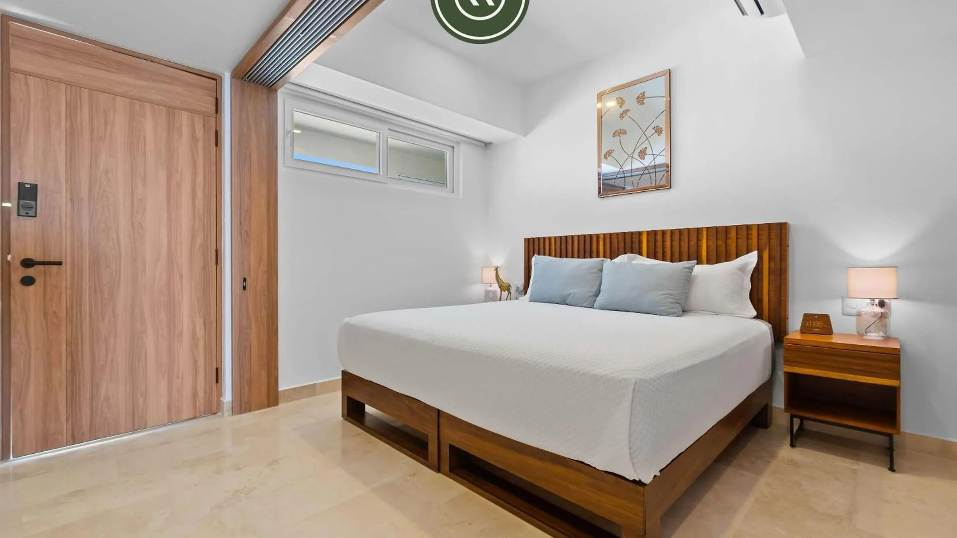 1 Bedroom Condo With Amazing Bay View - Beach - Pools Puerto Vallarta