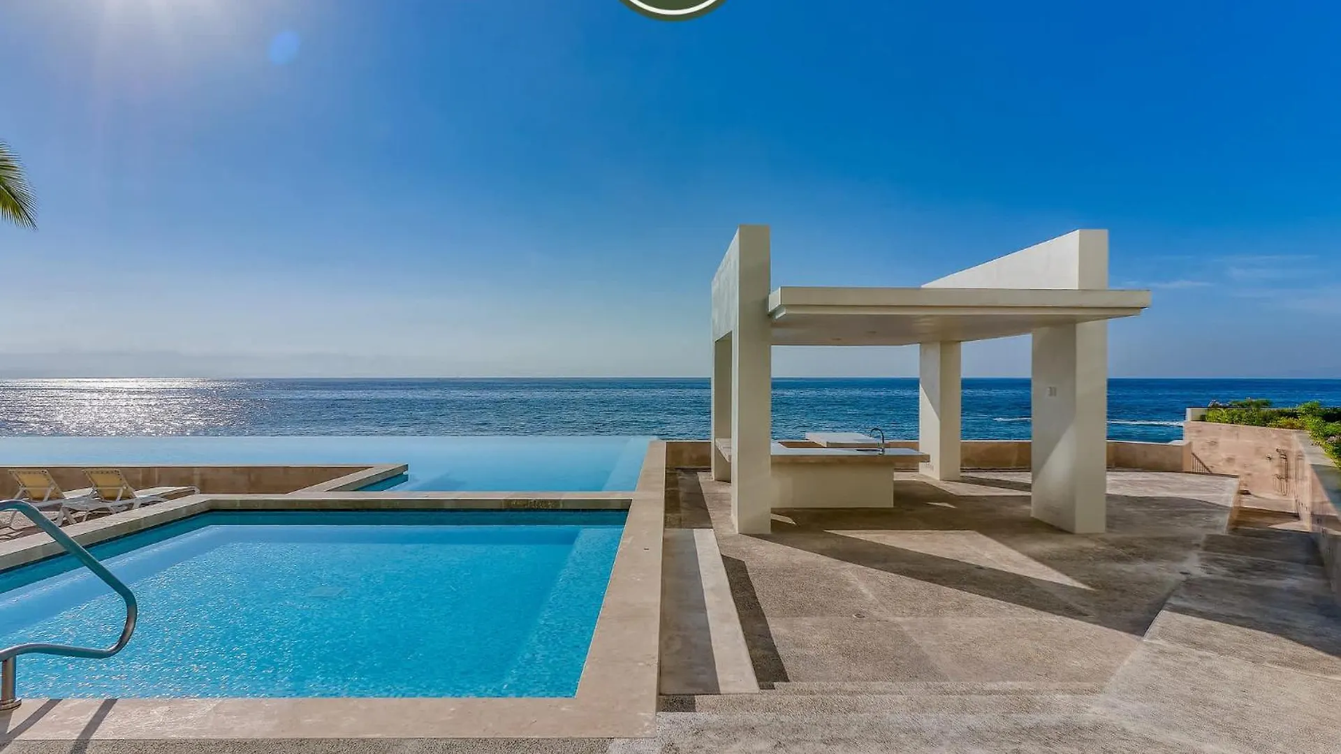 1 Bedroom Condo With Amazing Bay View - Beach - Pools Puerto Vallarta