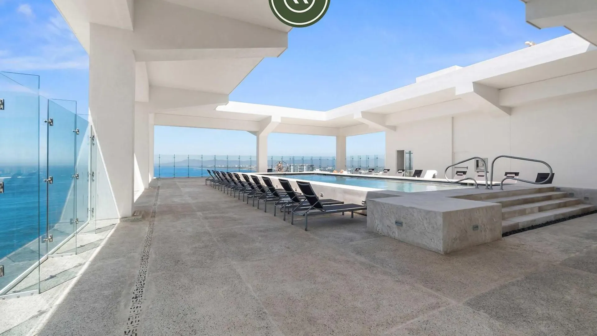 1 Bedroom Condo With Amazing Bay View - Beach - Pools Puerto Vallarta