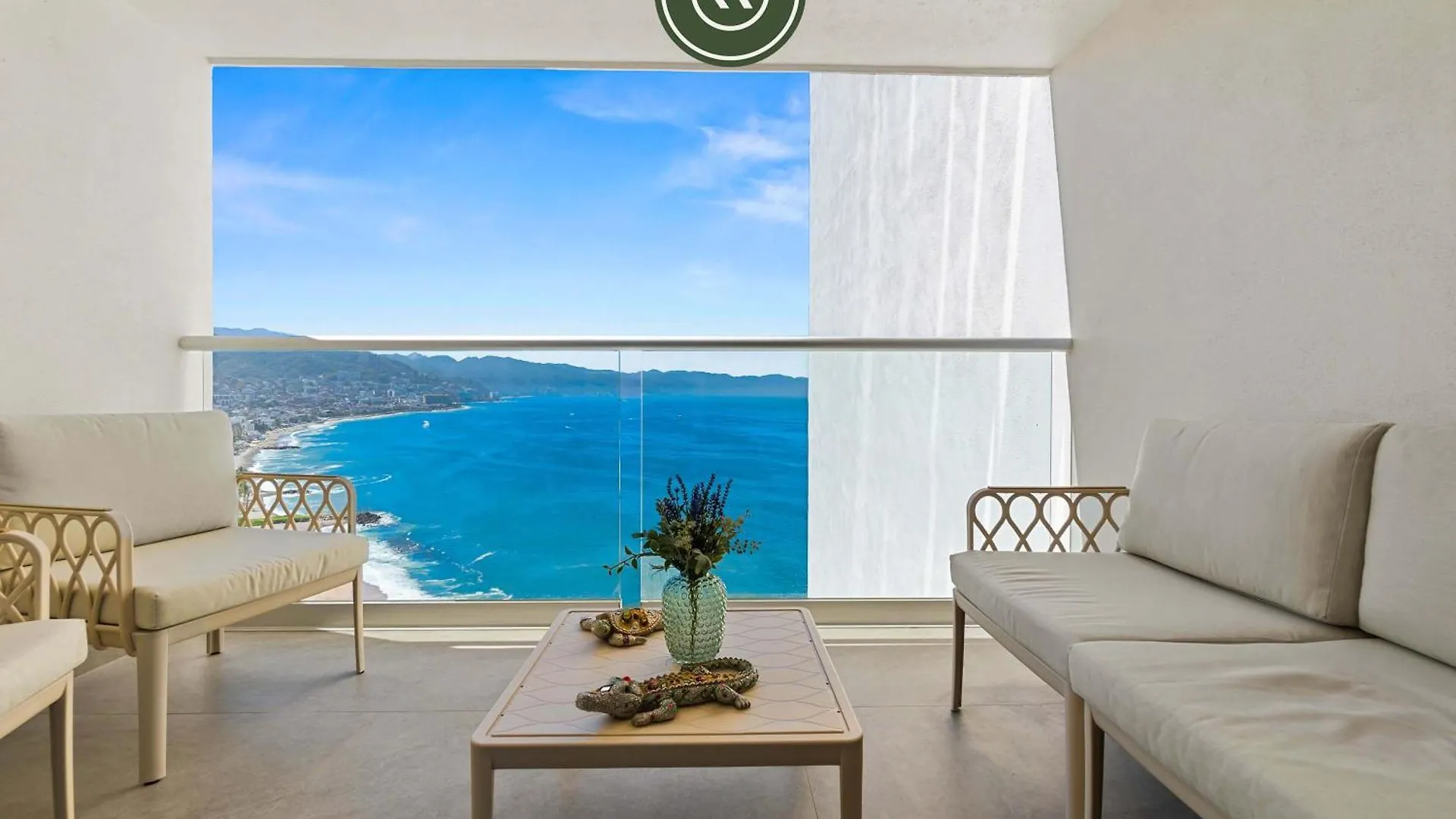 Apartment 1 Bedroom Condo With Amazing Bay View - Beach - Pools Puerto Vallarta