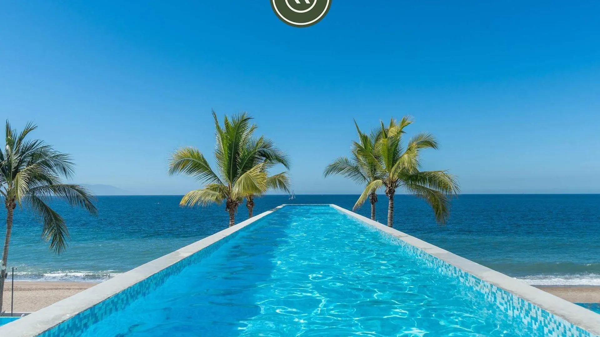 1 Bedroom Condo With Amazing Bay View - Beach - Pools Puerto Vallarta