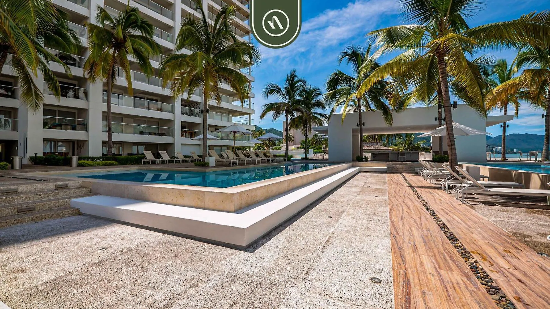 1 Bedroom Condo With Amazing Bay View - Beach - Pools Puerto Vallarta