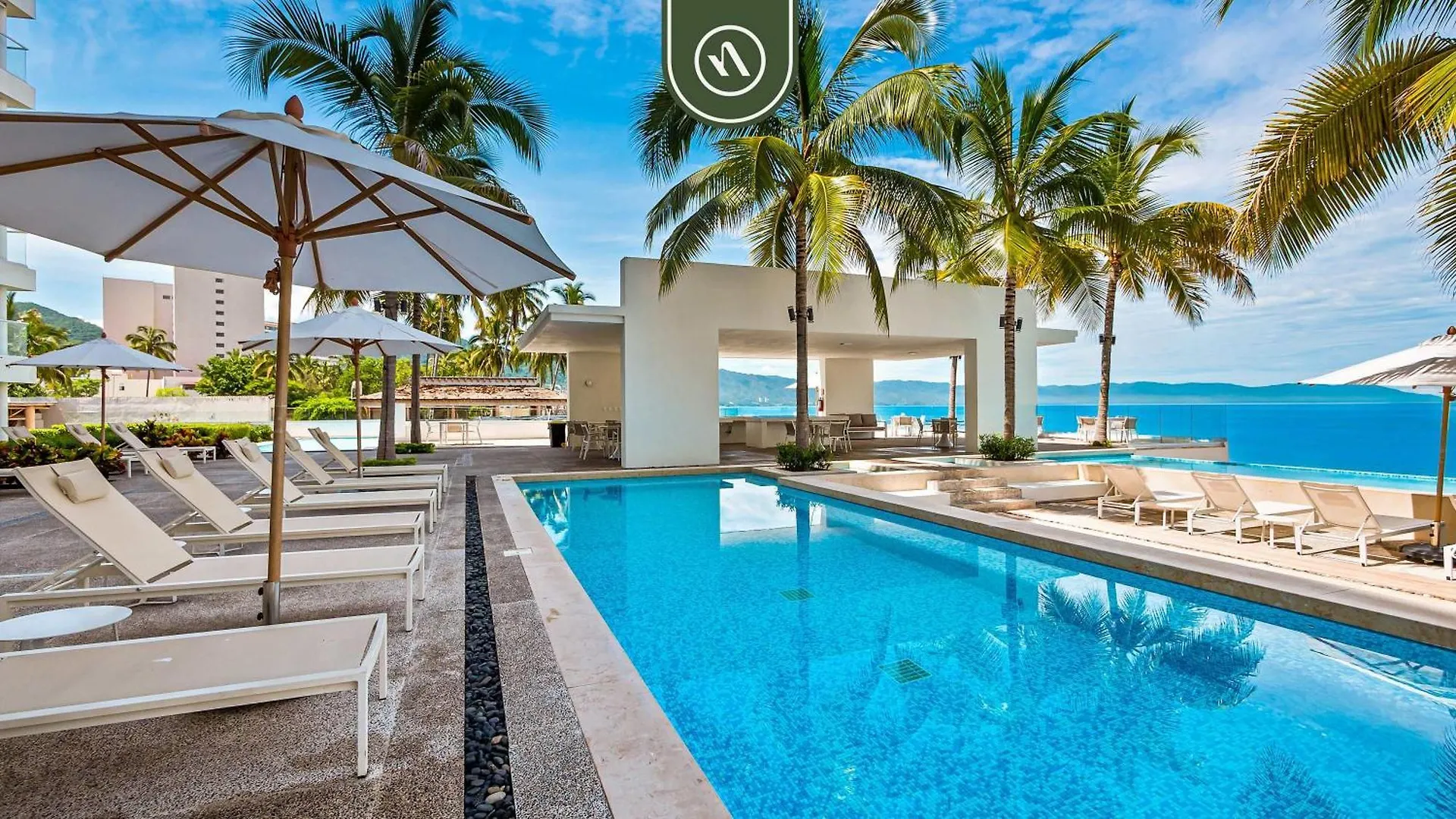 Apartment 1 Bedroom Condo With Amazing Bay View - Beach - Pools Puerto Vallarta