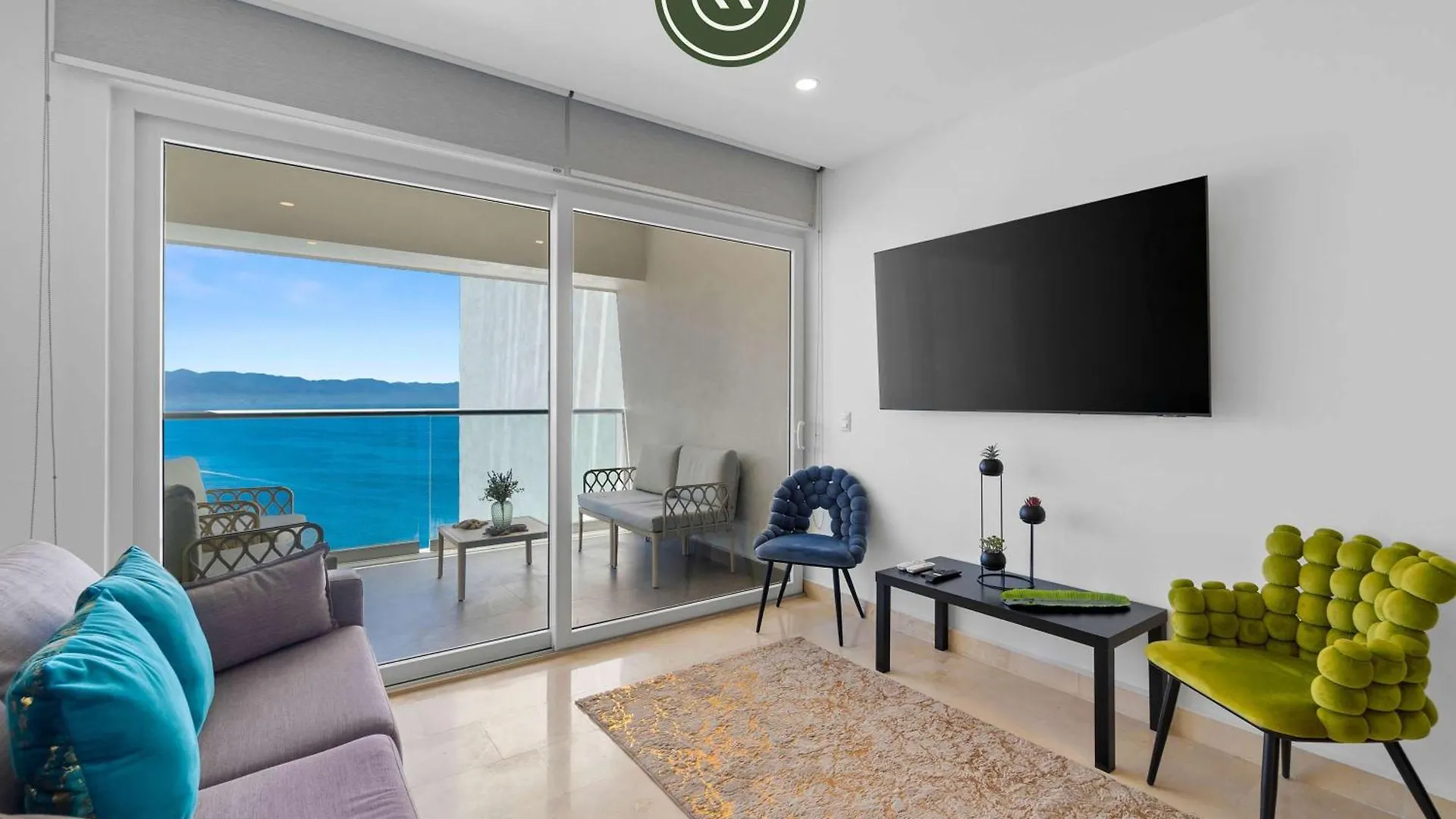 1 Bedroom Condo With Amazing Bay View - Beach - Pools Puerto Vallarta